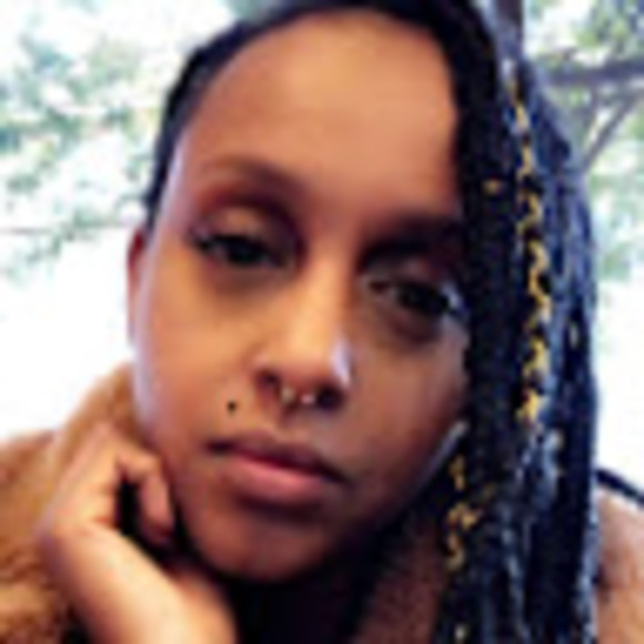 Meet your Posher, Huda - Picture 1 of 1